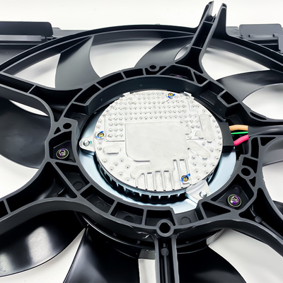 Rassemblement de ventilateur de refroidissement en plastique pour E70 E71 F15 F16 ISO TS15949 Certification 17428618242 17427647753